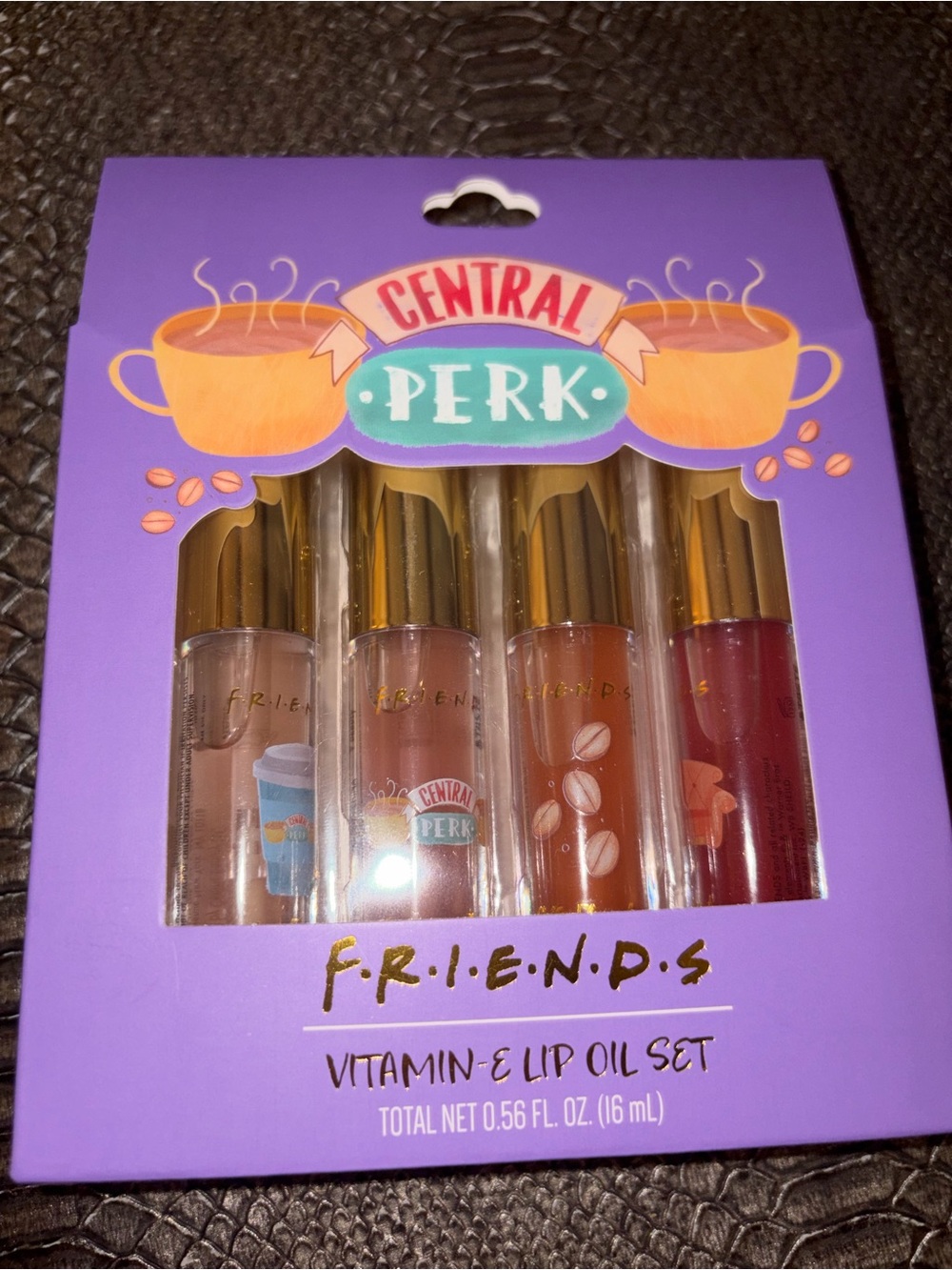 FRIENDS Lip Oil Set in Purple with Gold Accents